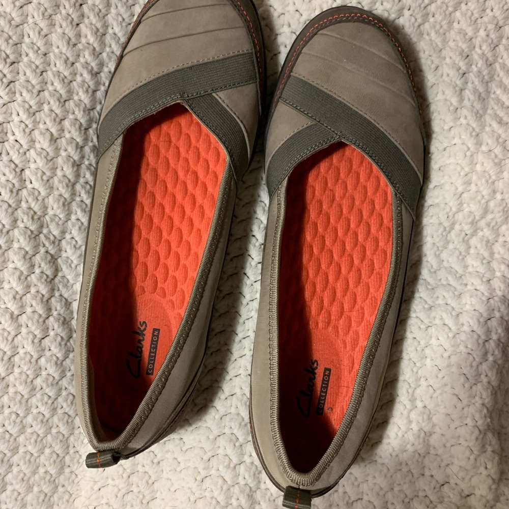 Clarks leather flats